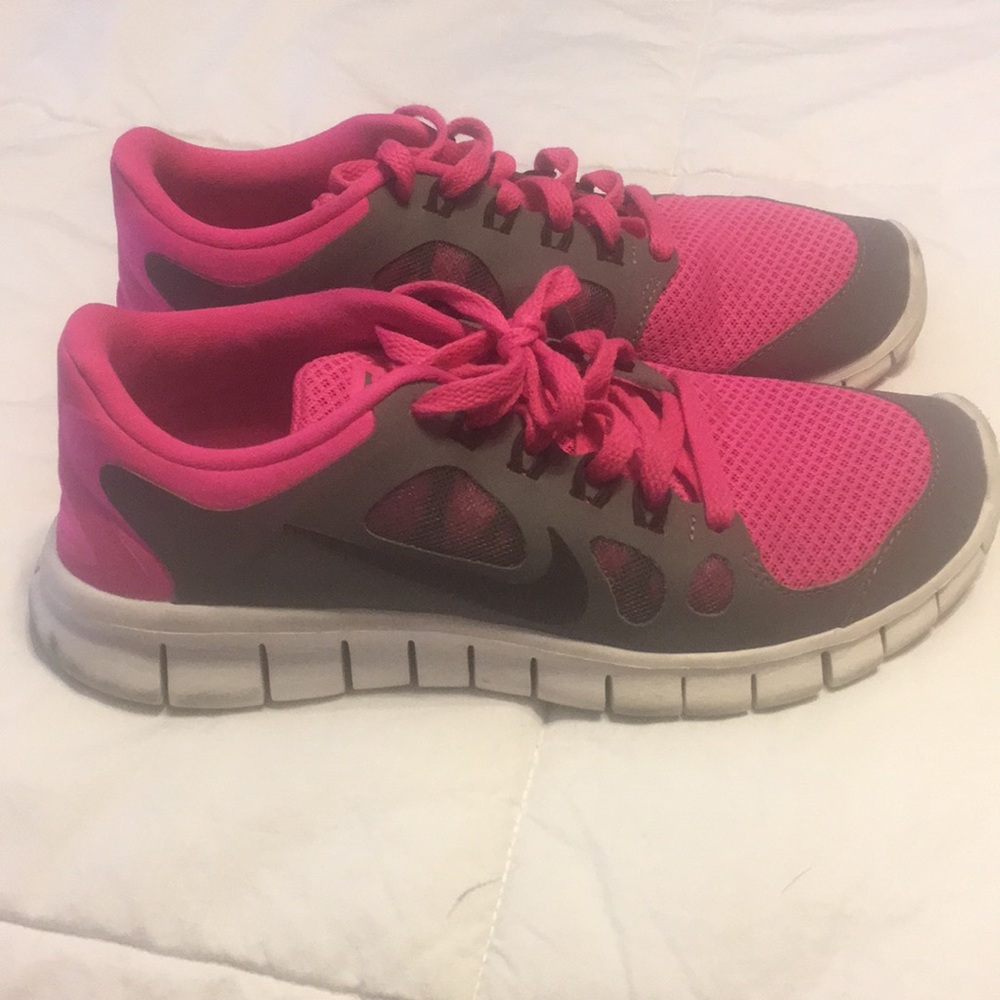 Nike Free Runs 5.0 in Pink/Charcoal